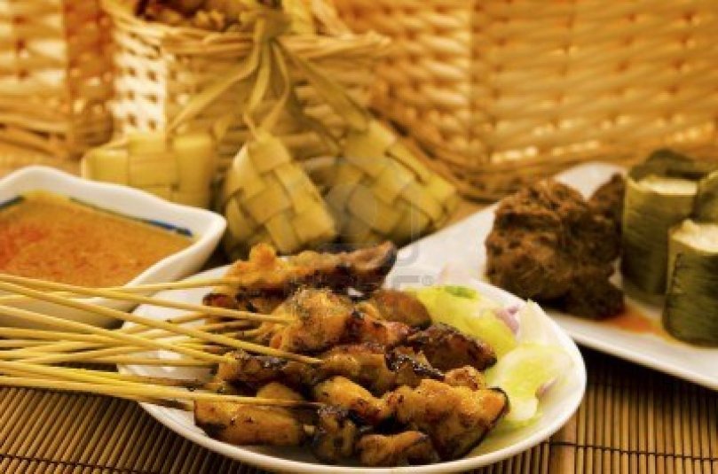 14808183-asian-malay-ramadhan-foods-satay-chicken-rendang-lemang-and-ketupat
